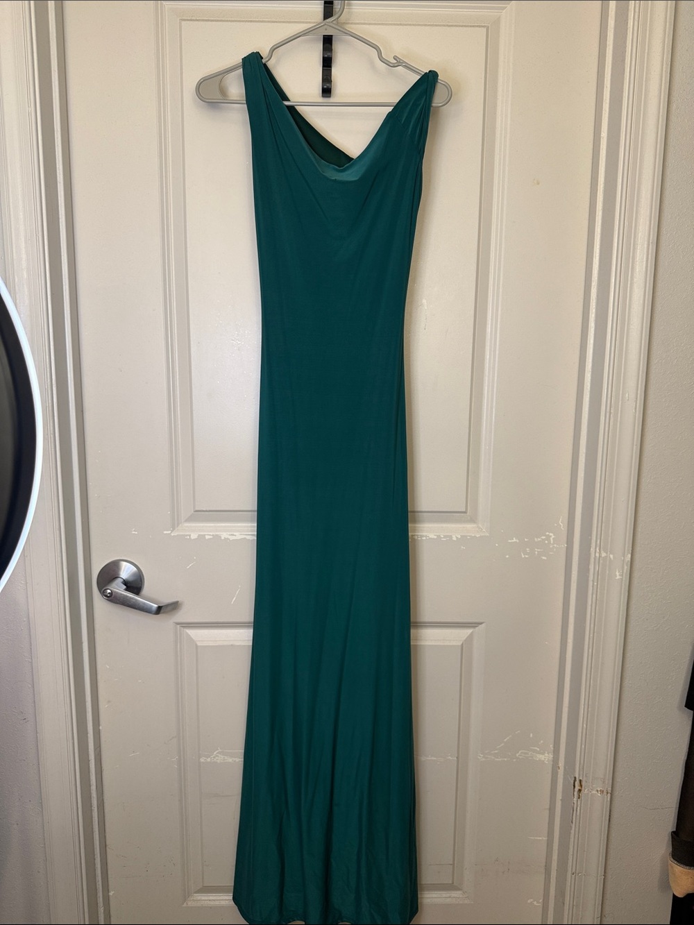 Elegant Emerald Green Maxi Dress with Side Slit
